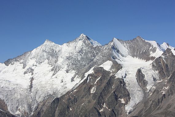 Gletsjers boven Saas Fee, zoals gezien vanaf Hohsaas