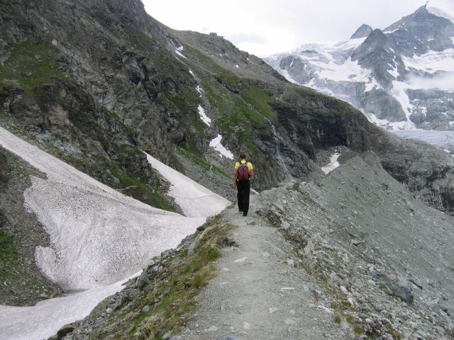 De zijmorene van de Glacier de Moiry
